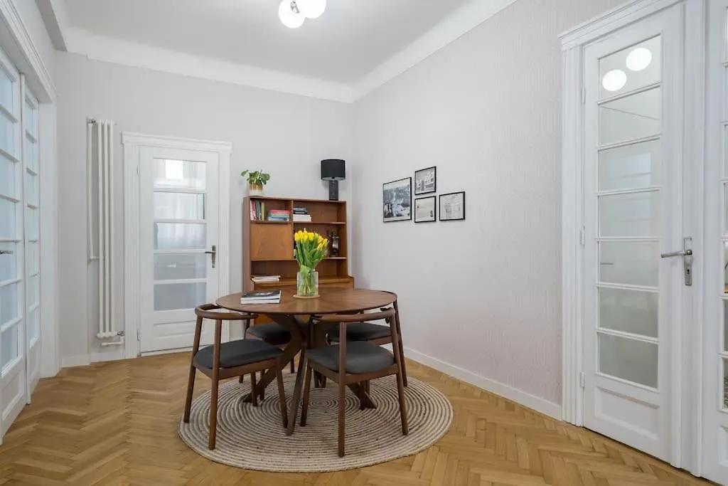 Exquisite Art Deco 2Br Apartment Prime Location 布加勒斯特 罗马尼亚