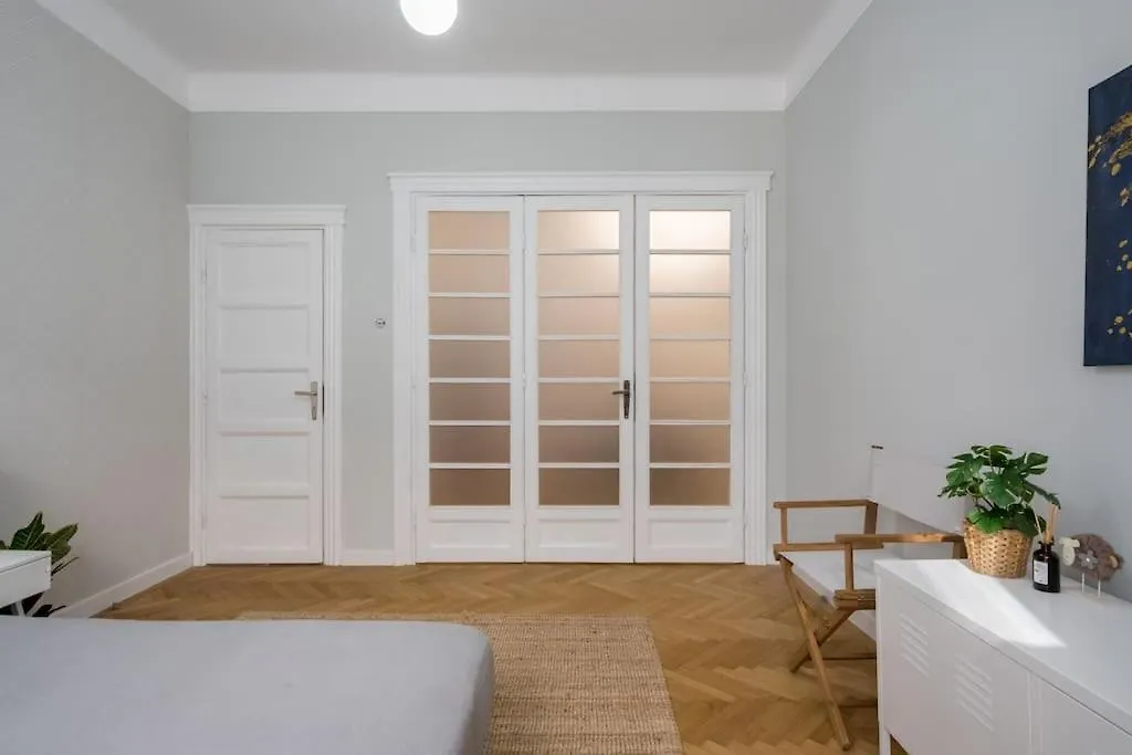Exquisite Art Deco 2Br Apartment Prime Location 布加勒斯特